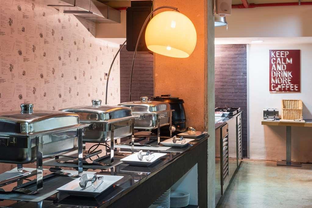 Madrid Airport Suites, Affiliated By Melia Restoran gambar