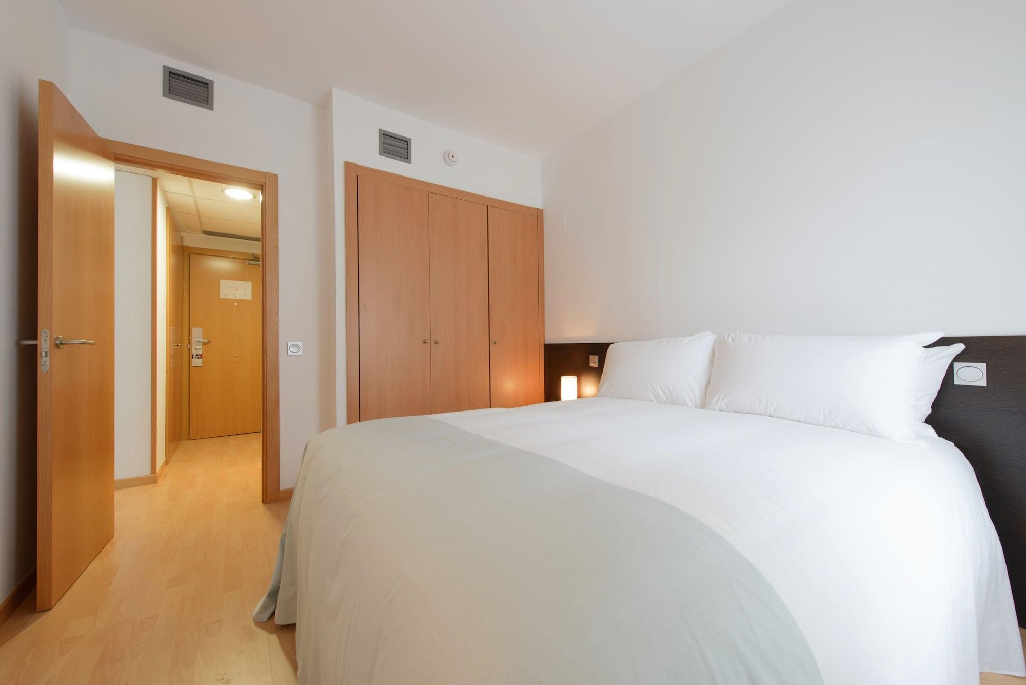 Madrid Airport Suites, Affiliated By Melia Luaran gambar