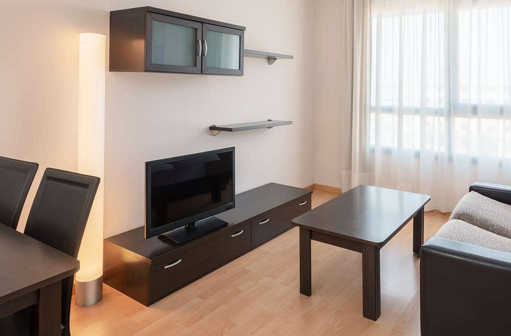 Madrid Airport Suites, Affiliated By Melia Bilik gambar