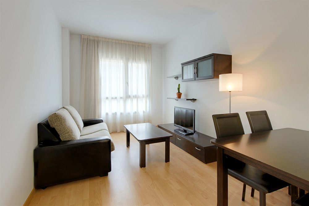 Madrid Airport Suites, Affiliated By Melia Luaran gambar