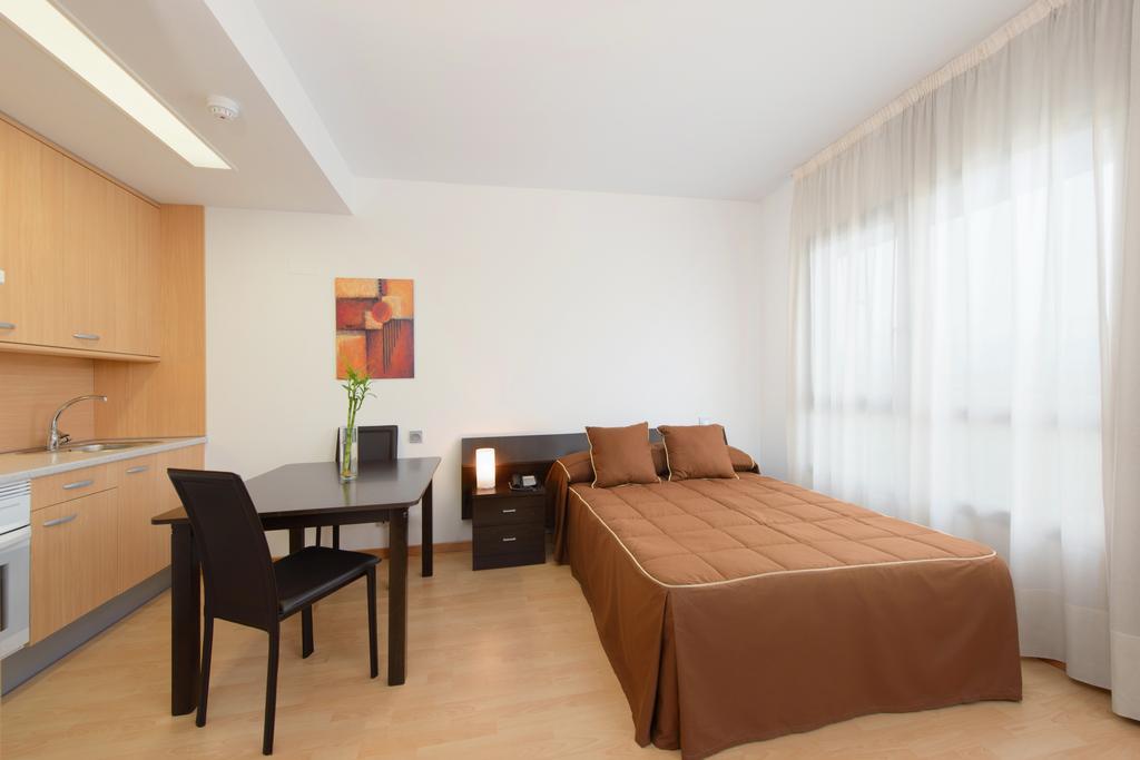 Madrid Airport Suites, Affiliated By Melia Luaran gambar