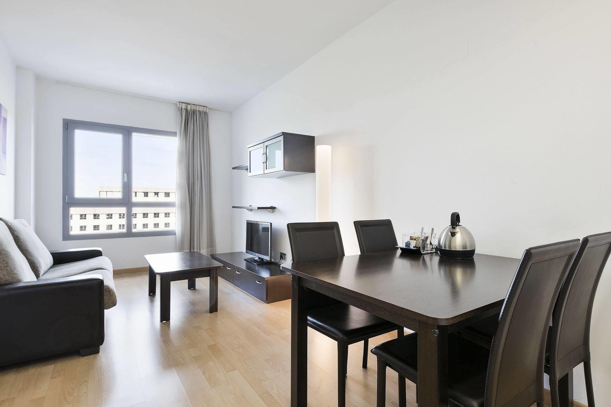 Madrid Airport Suites, Affiliated By Melia Luaran gambar