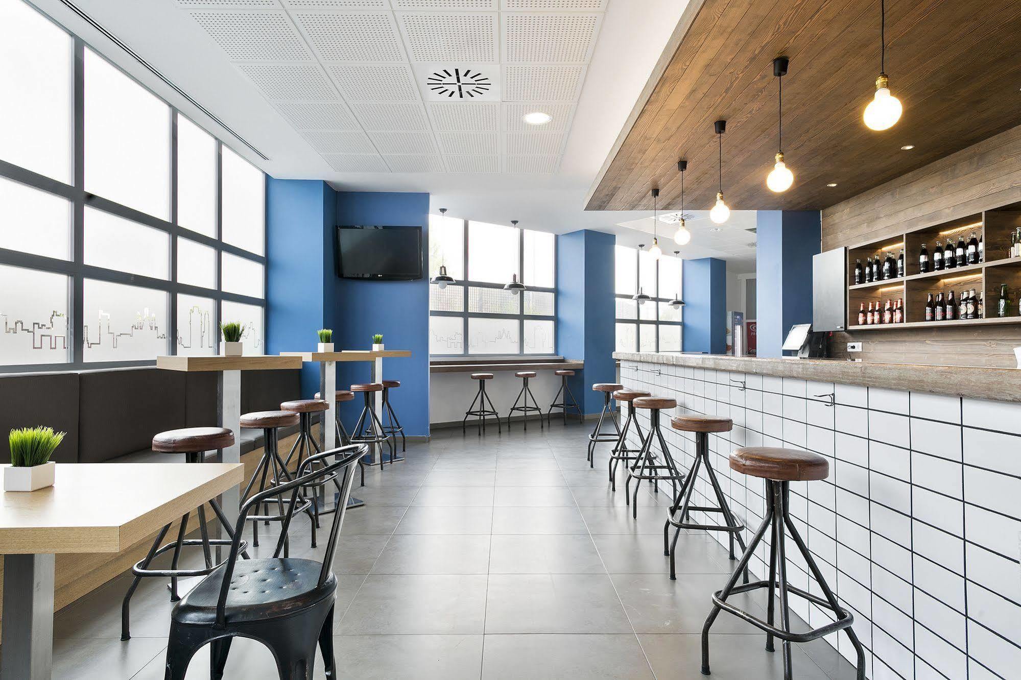 Madrid Airport Suites, Affiliated By Melia Luaran gambar