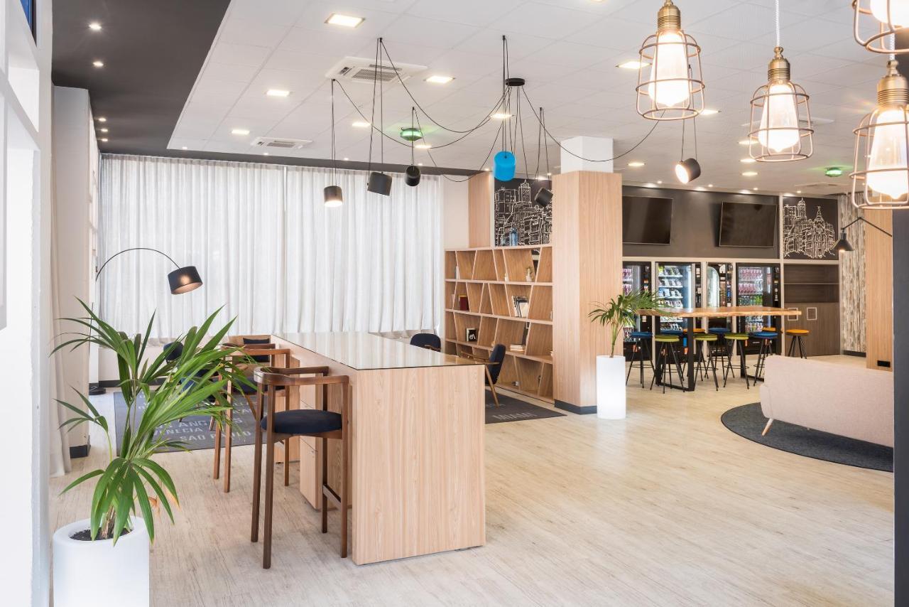 Madrid Airport Suites, Affiliated By Melia Luaran gambar