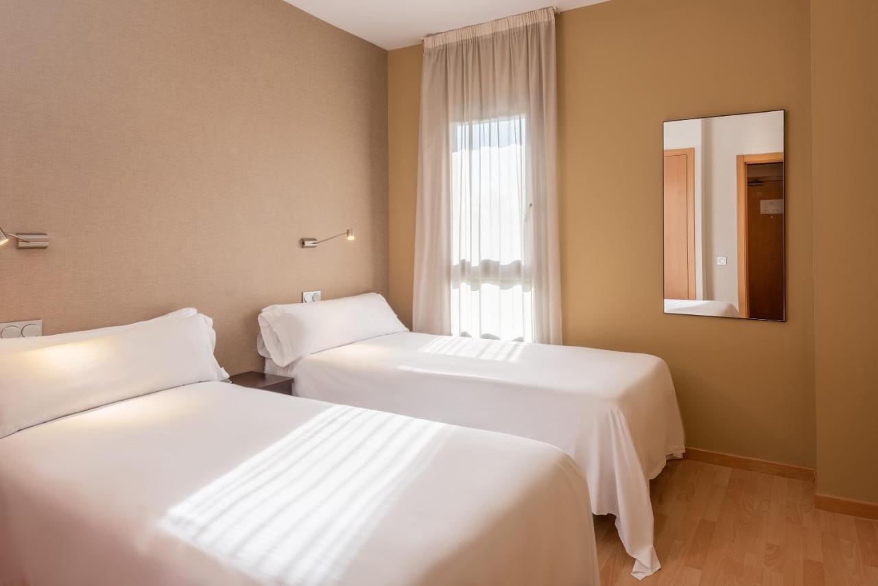 Madrid Airport Suites, Affiliated By Melia Luaran gambar