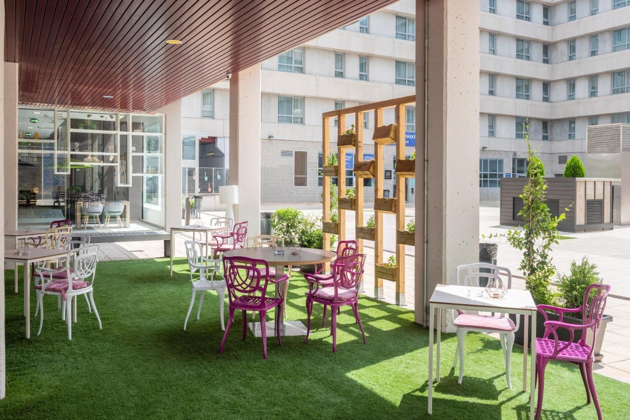 Madrid Airport Suites, Affiliated By Melia Luaran gambar